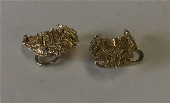 Pair 9ct gold earrings